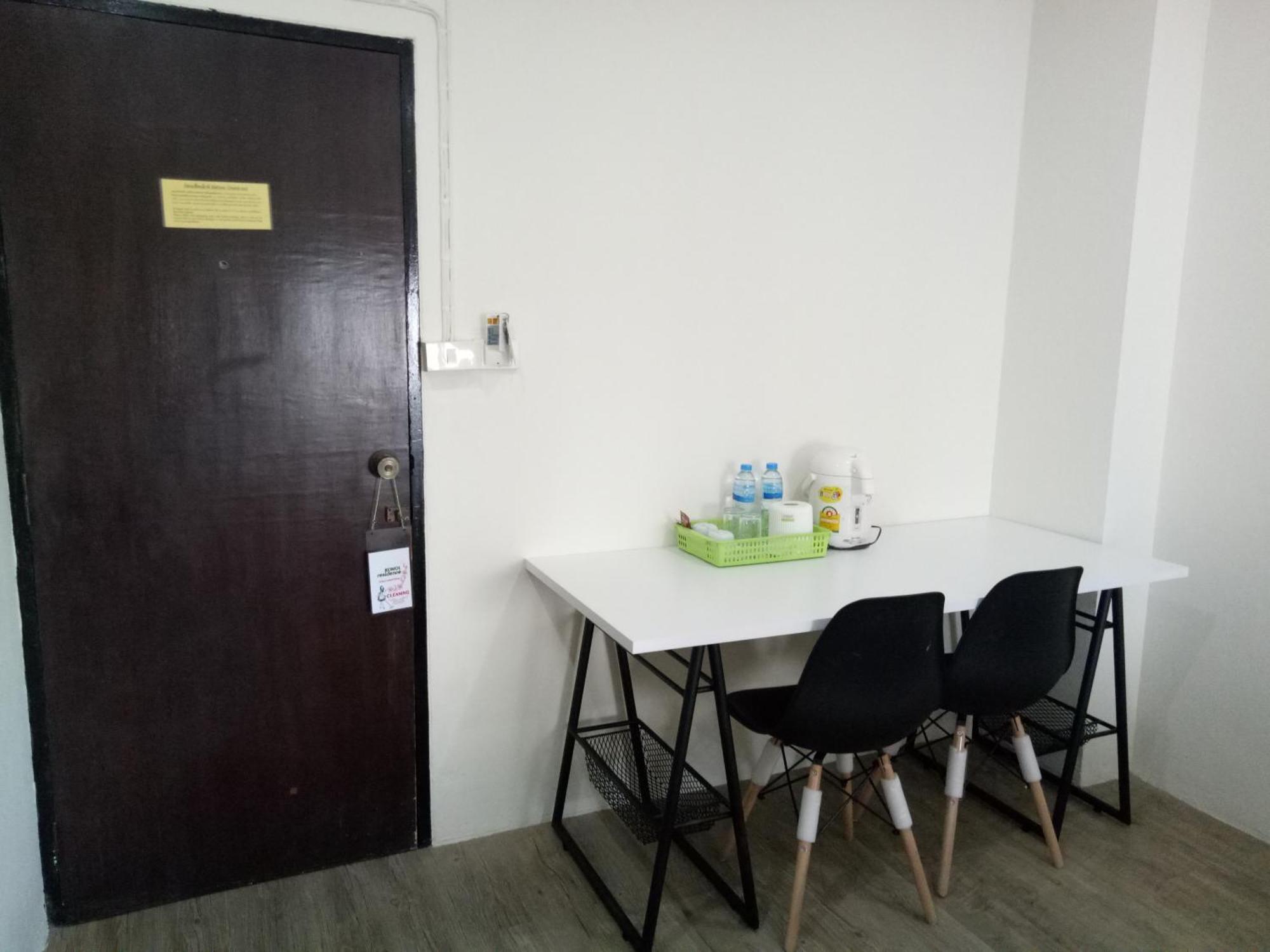 Komol Residence Банкок Екстериор снимка